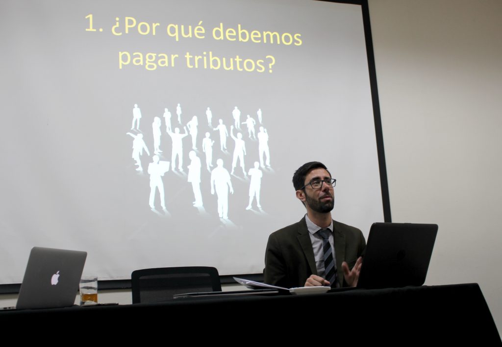Destacados expertos conversan en UDLA sobre tributación ambiental y economía digital