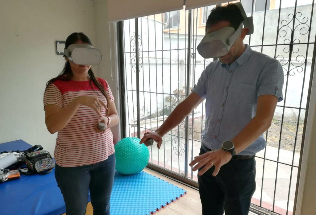 Académicos de Sede Viña del Mar conocieron tecnologías innovadoras para la rehabilitación neurológica y traumatológica