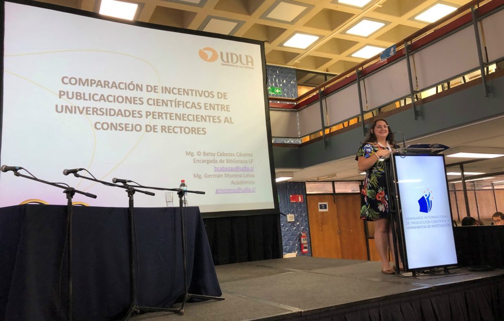 Representantes de UDLA presentan trabajo en Seminario Internacional de Producción Científica y Herramientas de Investigación